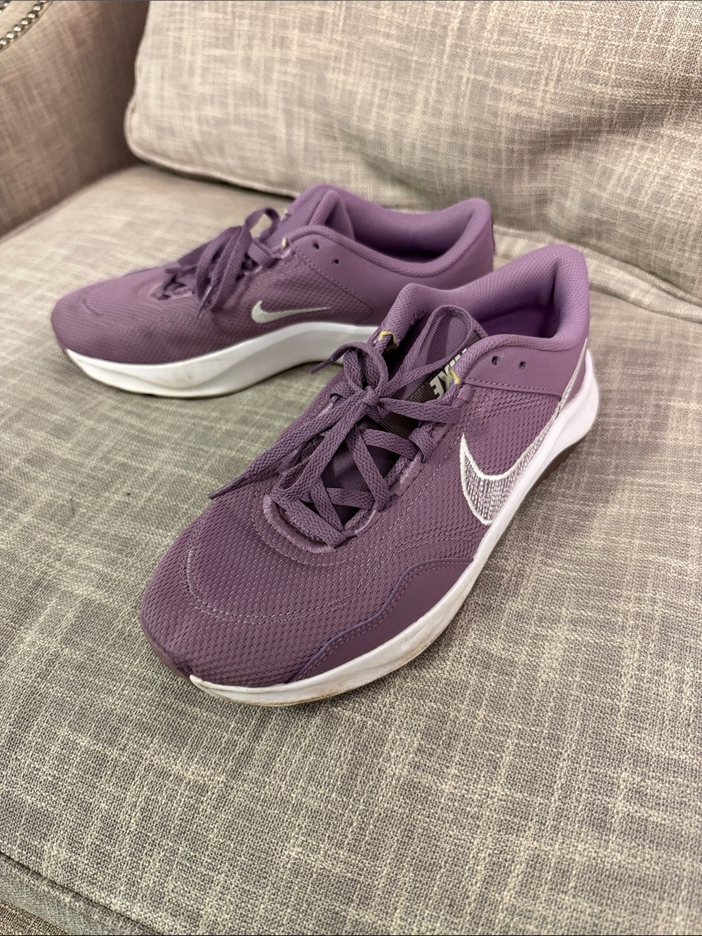 Nike Legend Essential Women's Sneakers size 11.5 violet dust